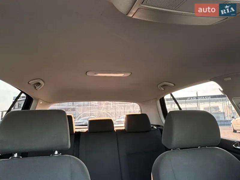 Volkswagen Golf 2004 VIN WVWZZZ1KZ5W150061 фото оголошення 27 з 66