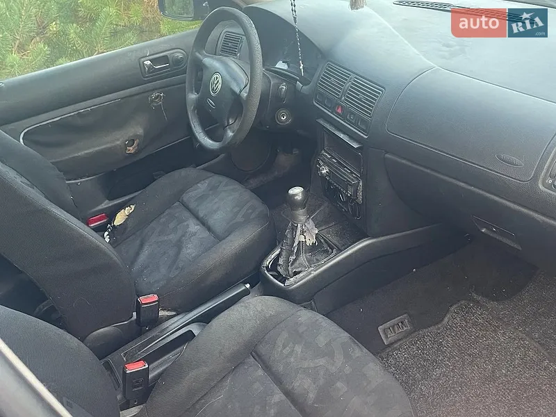 Volkswagen Golf 2000