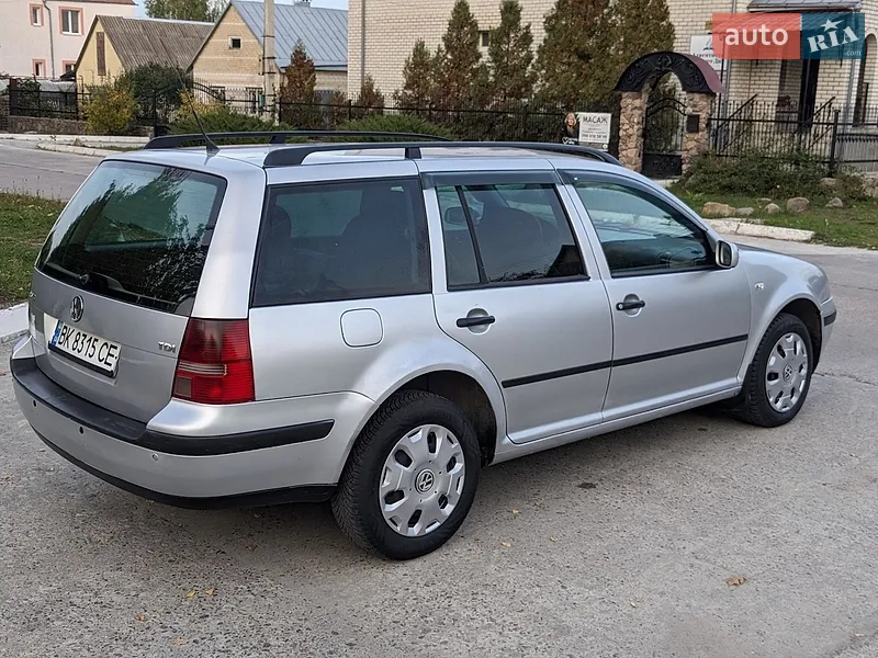 Volkswagen Golf 2003