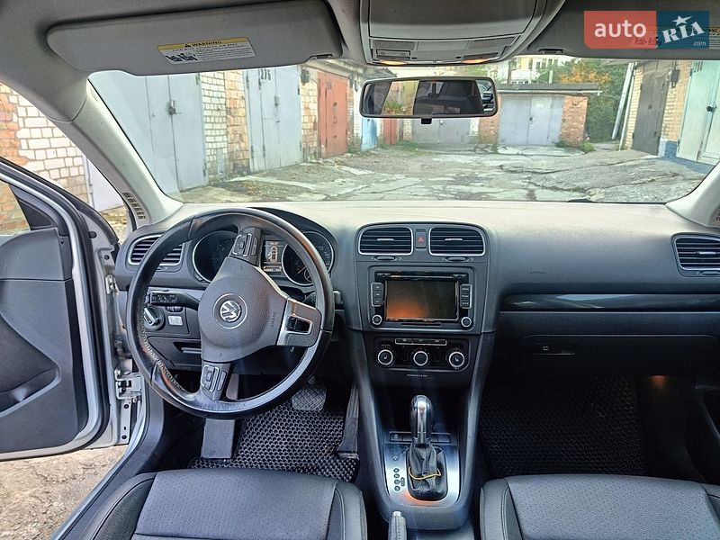 Универсал Volkswagen Golf 2014 в Вышгороде