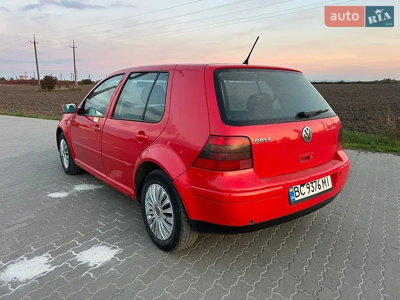 Volkswagen Golf