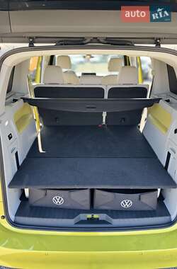 Минивэн Volkswagen I.D. Buzz 2023 в 