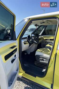 Минивэн Volkswagen I.D. Buzz 2023 в 