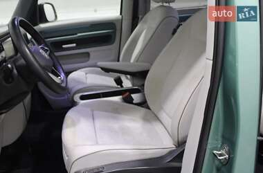 Минивэн Volkswagen I.D. Buzz 2023 в 