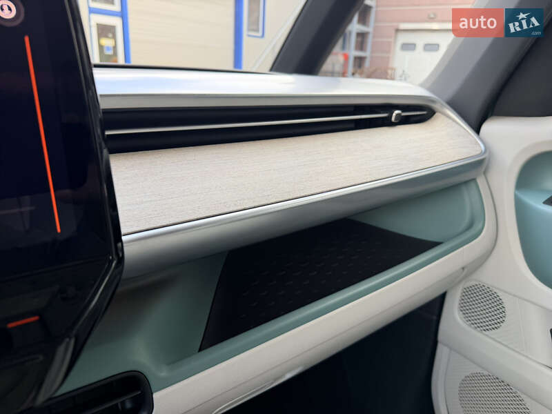 Мінівен Volkswagen I.D. Buzz 2023 в Рівному