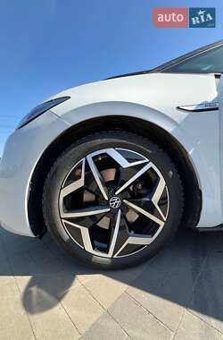 Хетчбек Volkswagen ID.3 2021 в 