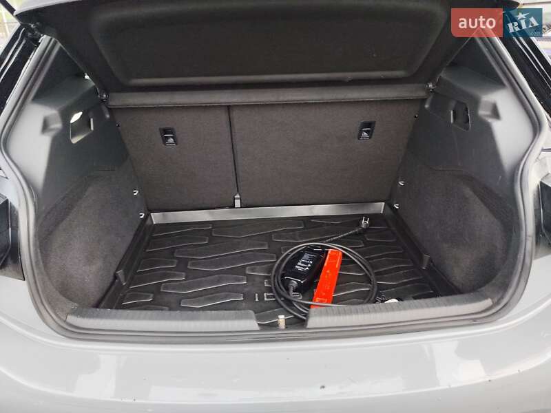 Хэтчбек Volkswagen ID.3 2021 в Киеве