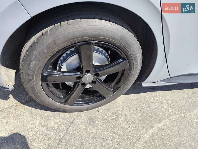 Хэтчбек Volkswagen ID.3 2021 в Киеве