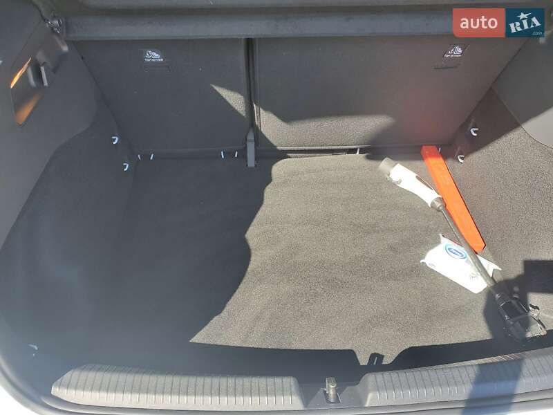 Хэтчбек Volkswagen ID.3 2022 в Киеве