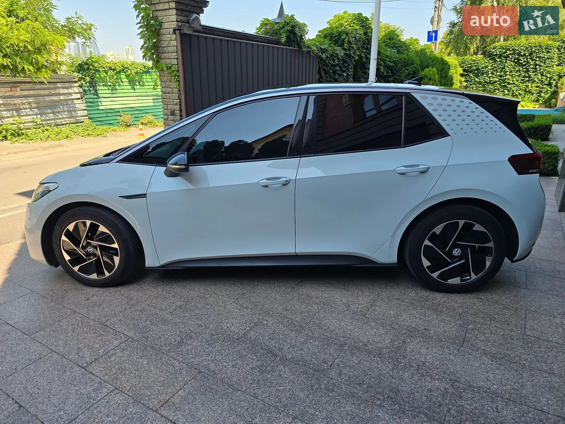 Volkswagen ID.3 2022 VIN LSVFA6E93N2024545 фото оголошення 2 з 15