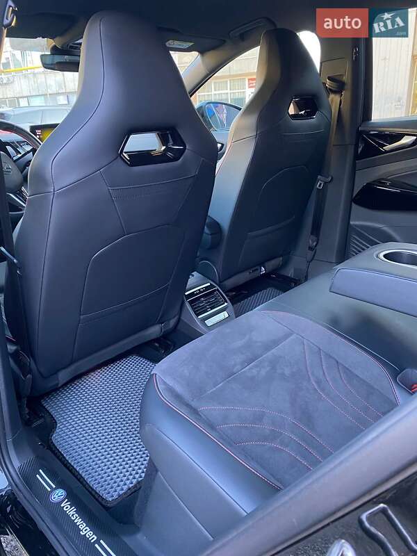 Позашляховик / Кросовер Volkswagen ID.4 GTX 2023 в Ужгороді