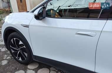 Внедорожник / Кроссовер Volkswagen ID.4 2022 в 