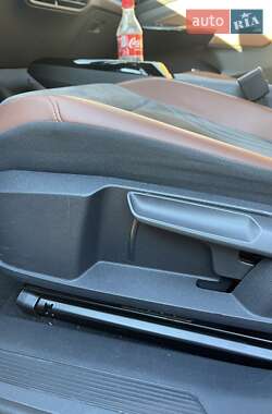 Внедорожник / Кроссовер Volkswagen ID.4 2021 в 