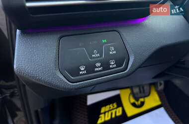 Внедорожник / Кроссовер Volkswagen ID.4 2021 в 