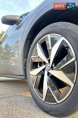 Внедорожник / Кроссовер Volkswagen ID.4 2023 в 