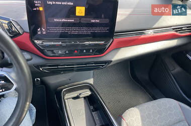 Внедорожник / Кроссовер Volkswagen ID.4 2022 в 