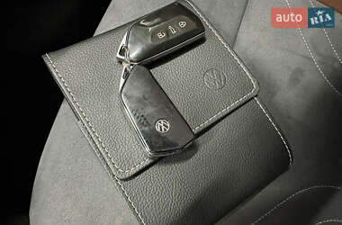 Позашляховик / Кросовер Volkswagen ID.4 2021 в 