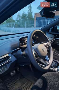 Внедорожник / Кроссовер Volkswagen ID.4 2022 в 
