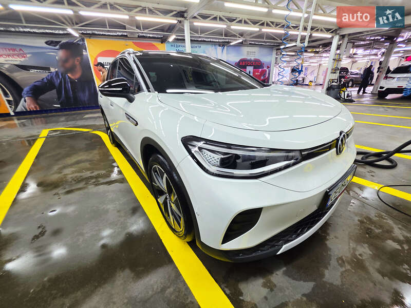 Позашляховик / Кросовер Volkswagen ID.4 2023 в Чернівцях