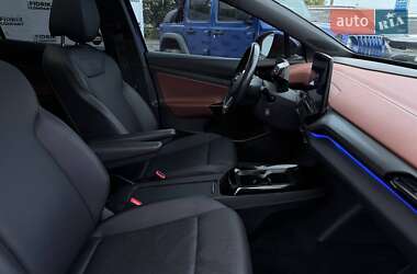 Позашляховик / Кросовер Volkswagen ID.4 2021 в 