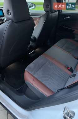 Позашляховик / Кросовер Volkswagen ID.4 2021 в 