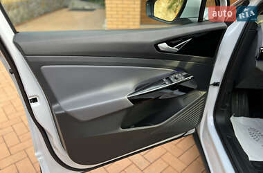 Внедорожник / Кроссовер Volkswagen ID.4 2021 в 