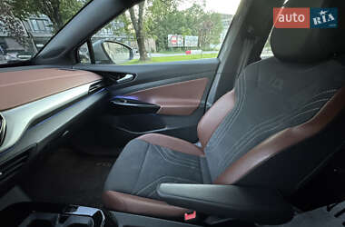 Внедорожник / Кроссовер Volkswagen ID.4 2021 в 