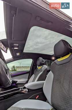 Позашляховик / Кросовер Volkswagen ID.4 2022 в 