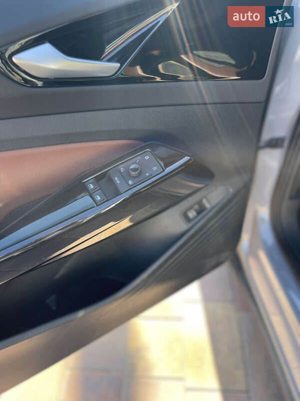 Внедорожник / Кроссовер Volkswagen ID.4 2023 в Новояворовске