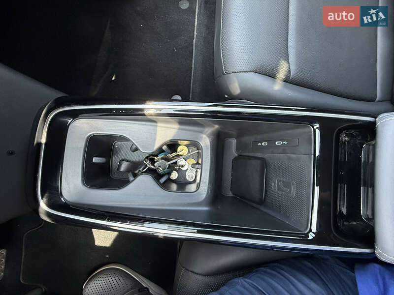 Внедорожник / Кроссовер Volkswagen ID.4 2023 в Киеве