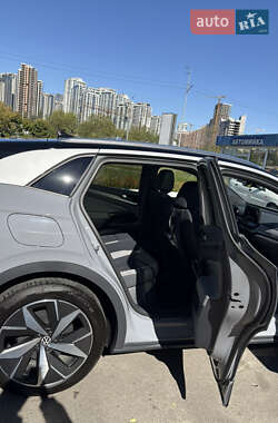 Внедорожник / Кроссовер Volkswagen ID.4 2023 в 