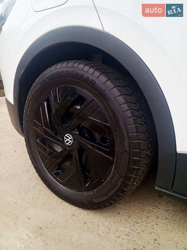 Внедорожник / Кроссовер Volkswagen ID.4 2021 в Белгороде-Днестровском