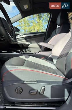 Внедорожник / Кроссовер Volkswagen ID.4 2021 в 