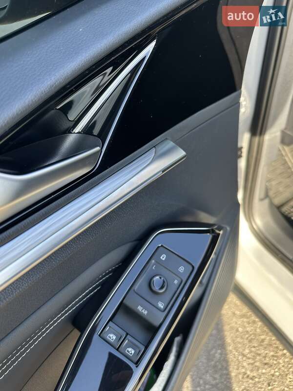 Позашляховик / Кросовер Volkswagen ID.4 2021 в Харкові