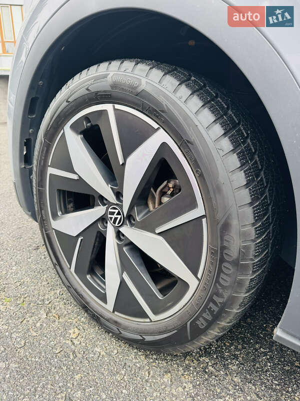 Внедорожник / Кроссовер Volkswagen ID.4 2021 в Киеве