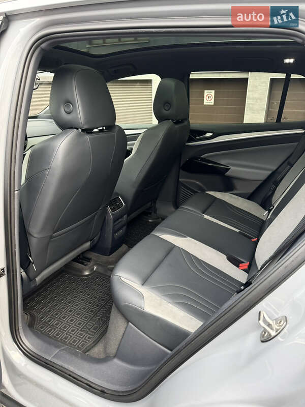 Внедорожник / Кроссовер Volkswagen ID.4 2021 в Киеве