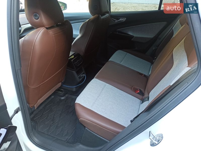 Внедорожник / Кроссовер Volkswagen ID.4 2023 в Киеве