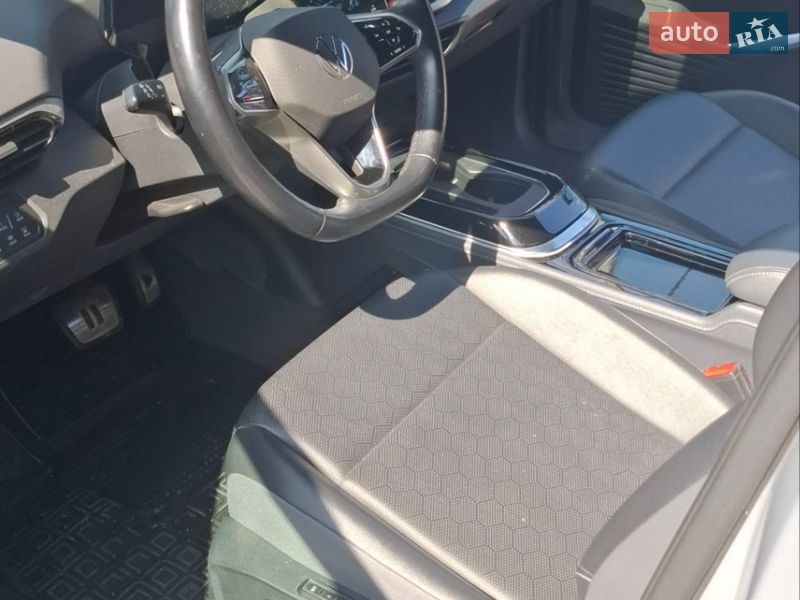 Внедорожник / Кроссовер Volkswagen ID.4 2023 в Житомире