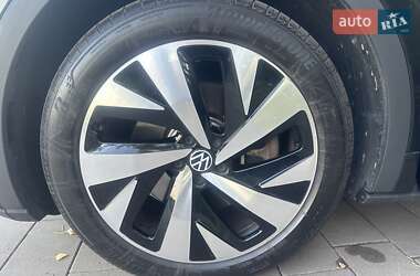 Внедорожник / Кроссовер Volkswagen ID.5 2023 в 