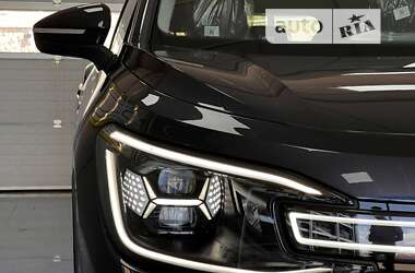 Позашляховик / Кросовер Volkswagen ID.6 Crozz 2022 в 