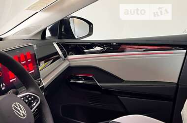 Позашляховик / Кросовер Volkswagen ID.6 Crozz 2022 в 