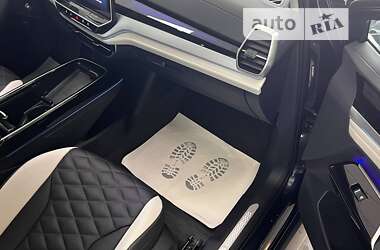 Позашляховик / Кросовер Volkswagen ID.6 Crozz 2022 в 