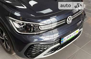 Внедорожник / Кроссовер Volkswagen ID.6 Crozz 2023 в 