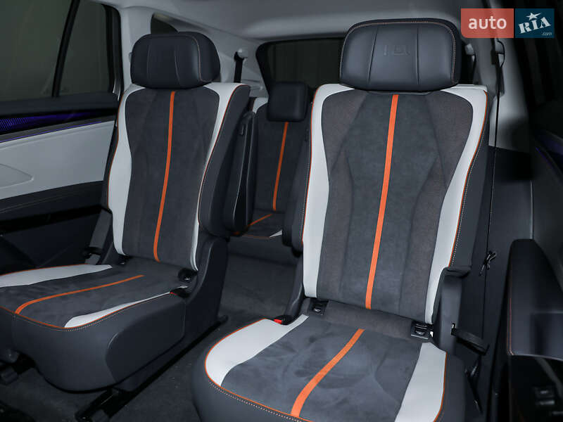 Внедорожник / Кроссовер Volkswagen ID.6 Crozz 2022 в Киеве