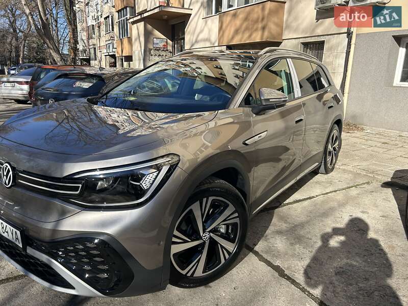 Позашляховик / Кросовер Volkswagen ID.6 Crozz 2022 в 