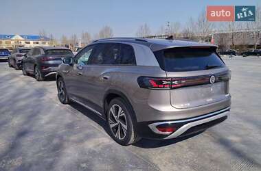 Позашляховик / Кросовер Volkswagen ID.6 Crozz 2022 в 