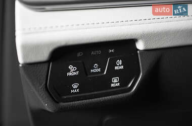 Позашляховик / Кросовер Volkswagen ID.6 Crozz 2021 в 