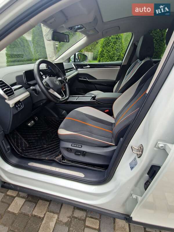 Позашляховик / Кросовер Volkswagen ID.6 Crozz 2022 в Дніпрі