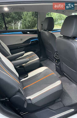 Внедорожник / Кроссовер Volkswagen ID.6 Crozz 2022 в 