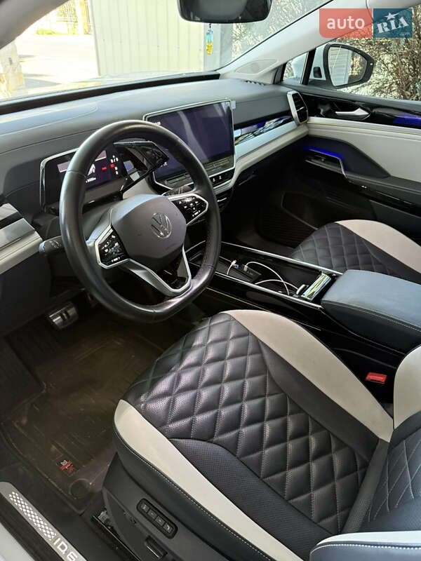 Внедорожник / Кроссовер Volkswagen ID.6 Crozz 2022 в Киеве